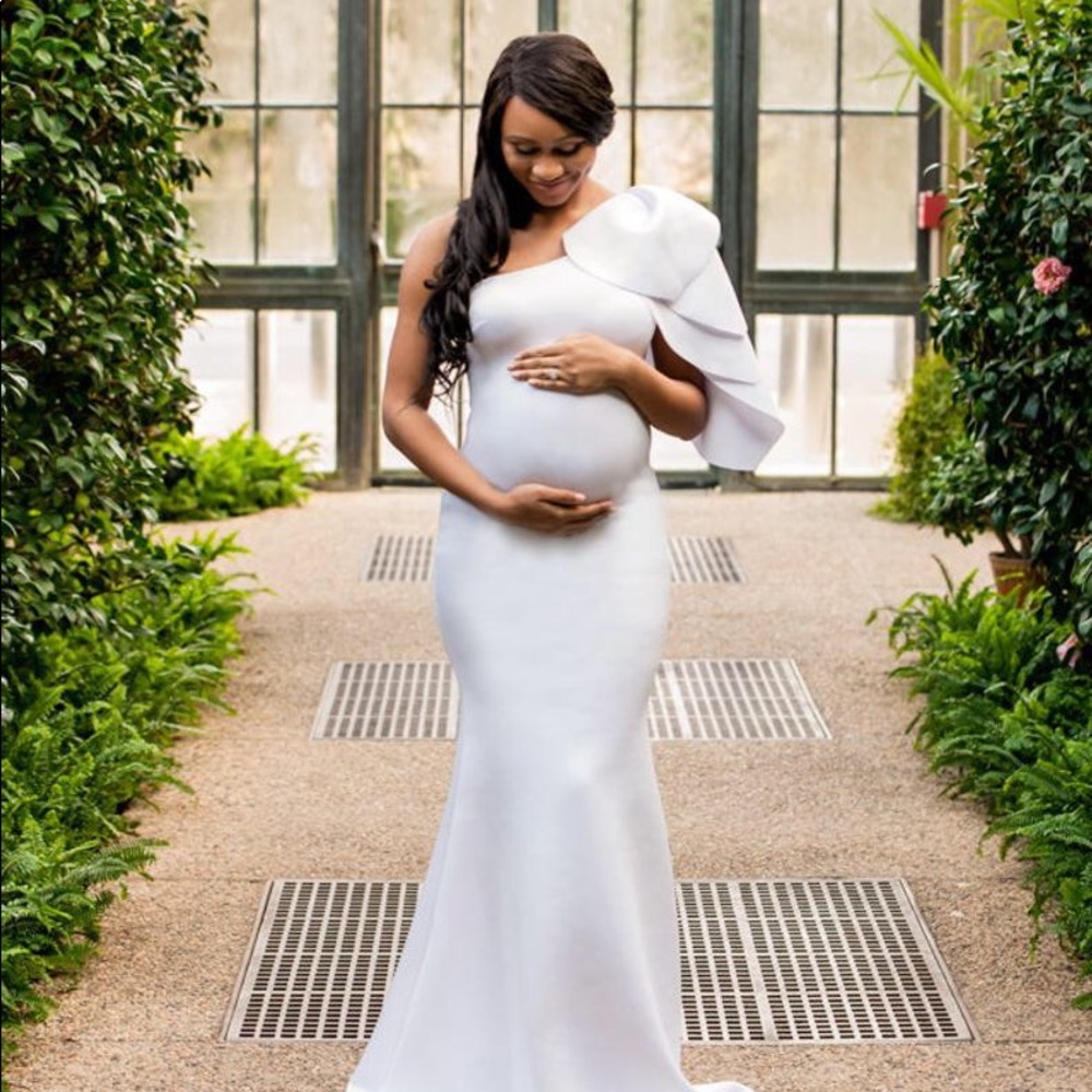 Maternity white wedding/ babyshower dress